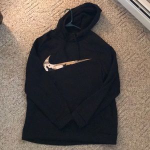 NWOT men’s Nike dri-fit hoodie